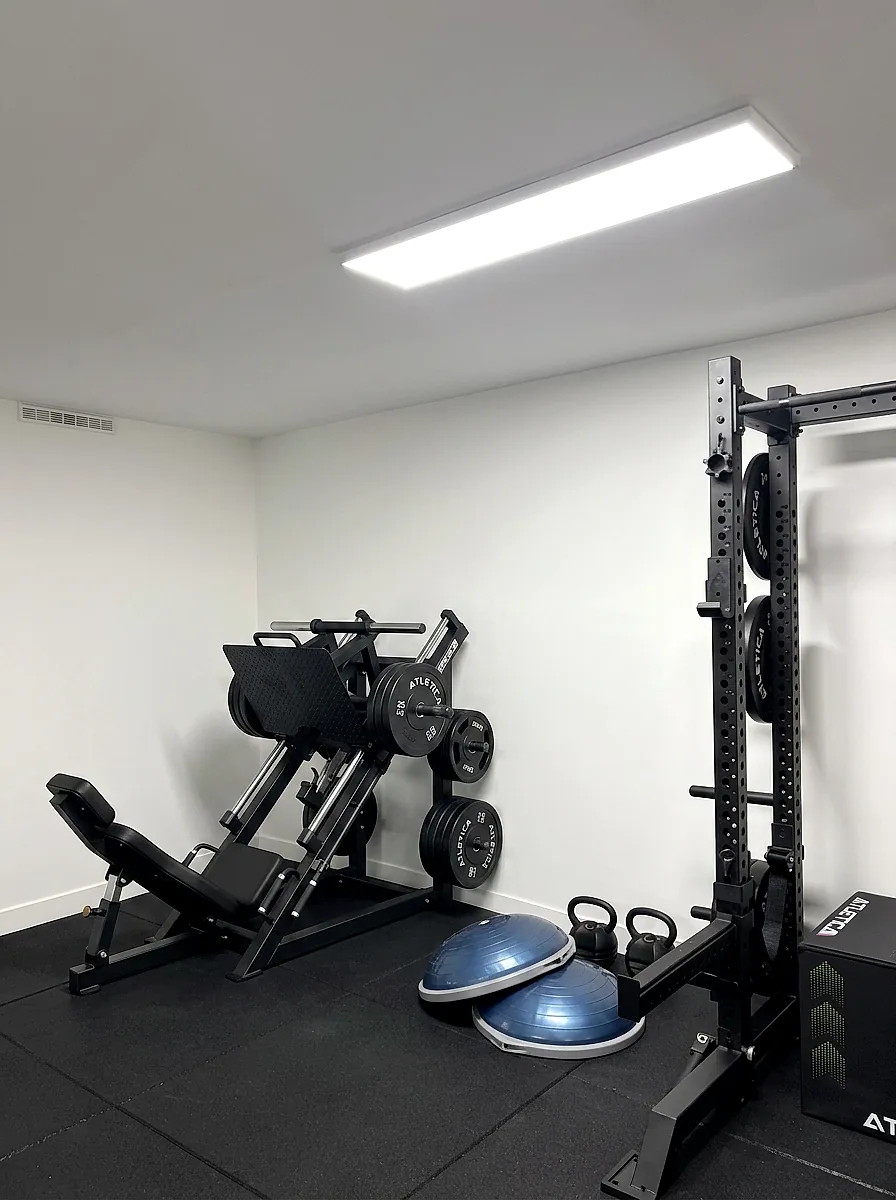 Presse à cuisses (leg press) et rack à squat du plateau technique